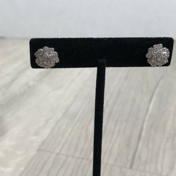 Kate Spade  Crystal mini Flower Stud Earrings - Picture 3 of 5